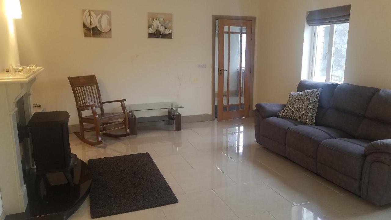Turlough  Burren Rock Farmhouse B&B المظهر الخارجي الصورة